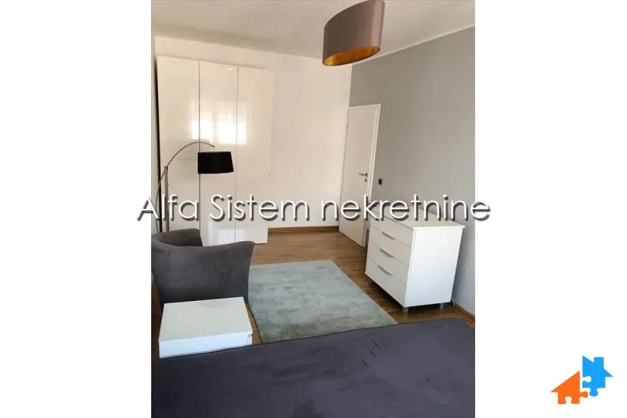 Rent, three bedroom apartment, 88m², Vračar Sve Podlokacije, Beograd
