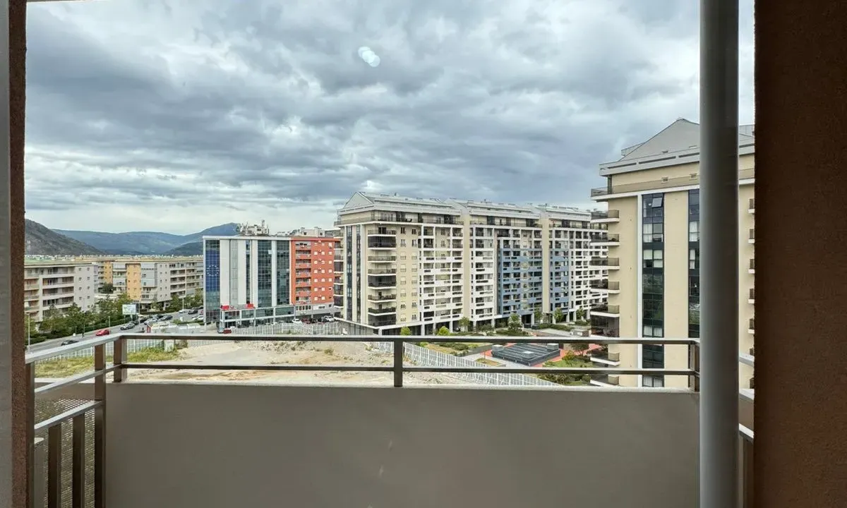 Izdavanje, jednosoban stan, 49m², Central Point, Podgorica
