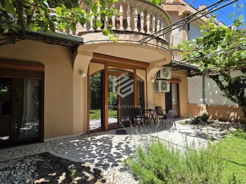 Izdavanje, trosoban stan, 110m², Gorica C, Podgorica - image 20