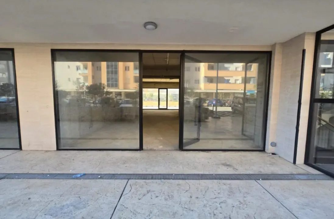 Izdavanje, poslovni prostor, 100m², City Kej, Podgorica