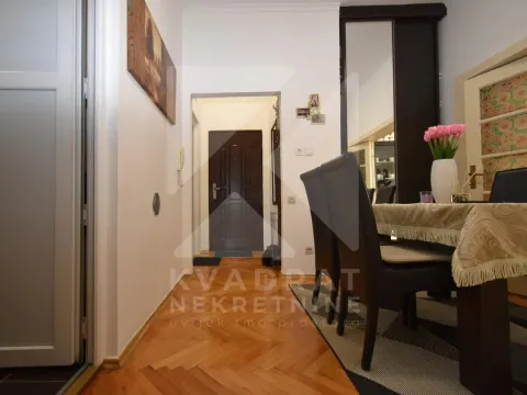 Izdavanje, dvosoban stan, 92m², Centar, Podgorica - image 5