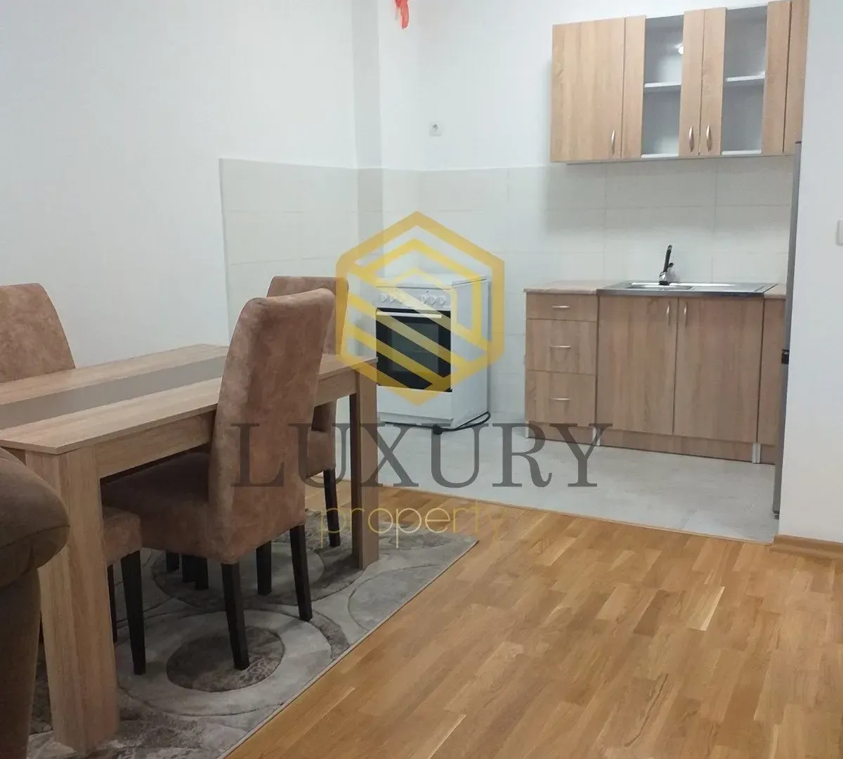 Izdavanje, dvosoban stan, 68m², Tuški Put, Podgorica