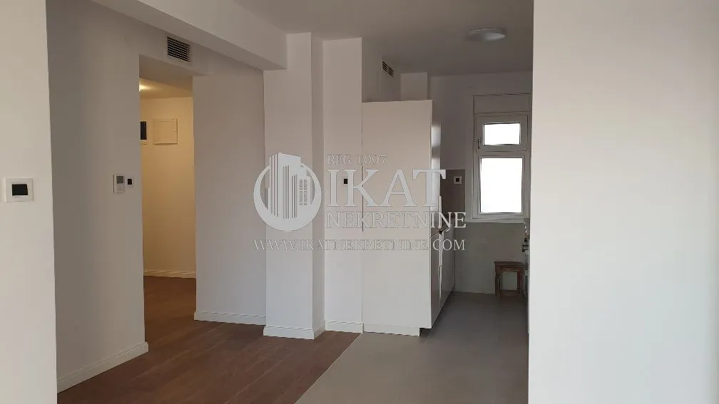 Prodaja, trosoban stan, 71m², Čubura, Beograd