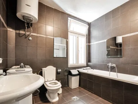 Prodaja, kuća, 240m², Tivat, Crna Gora - image 4