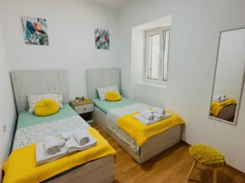 Rent, three bedroom apartment, 96m², Škaljari, Kotor - image 7