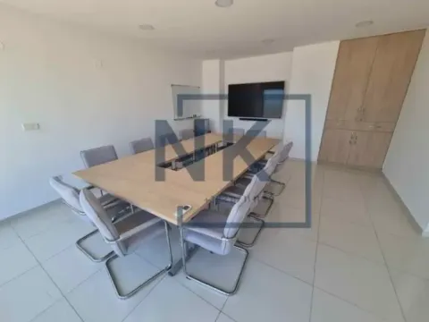 Izdavanje, poslovni prostor, 190m², City Kvart, Podgorica - image 2