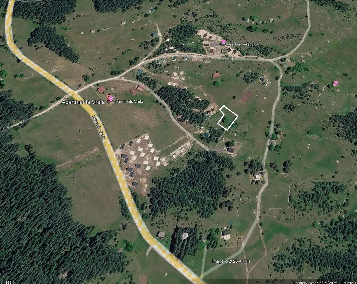 Satelitski snimak lokacije sa označenom parcelom.
