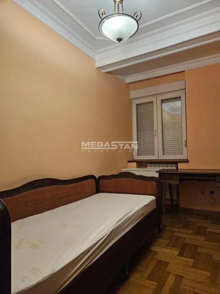 Izdavanje, četvorosoban stan, 72m², Đeram Pijaca, Beograd