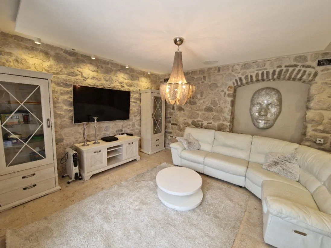 Sale, house, 731m², Stoliv, Kotor