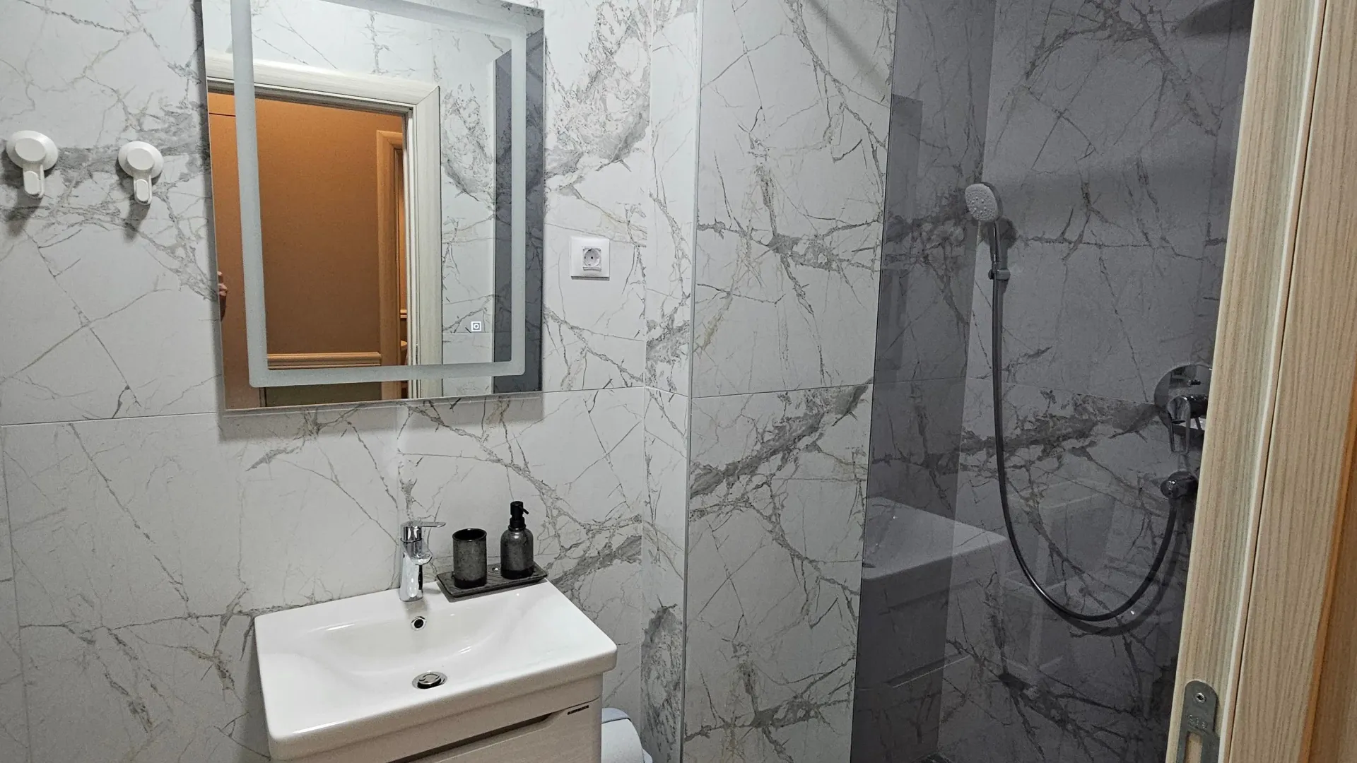 Izdavanje, dvosoban stan, 36m², Bečići, Budva