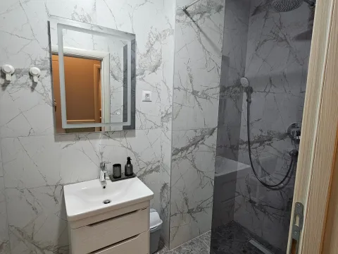 Rent, two bedroom apartment, 36m², Bečići, Budva - image 10