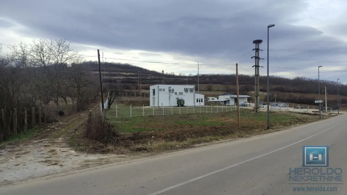 Izdavanje, plac, 1300m², Batočina, Srbija