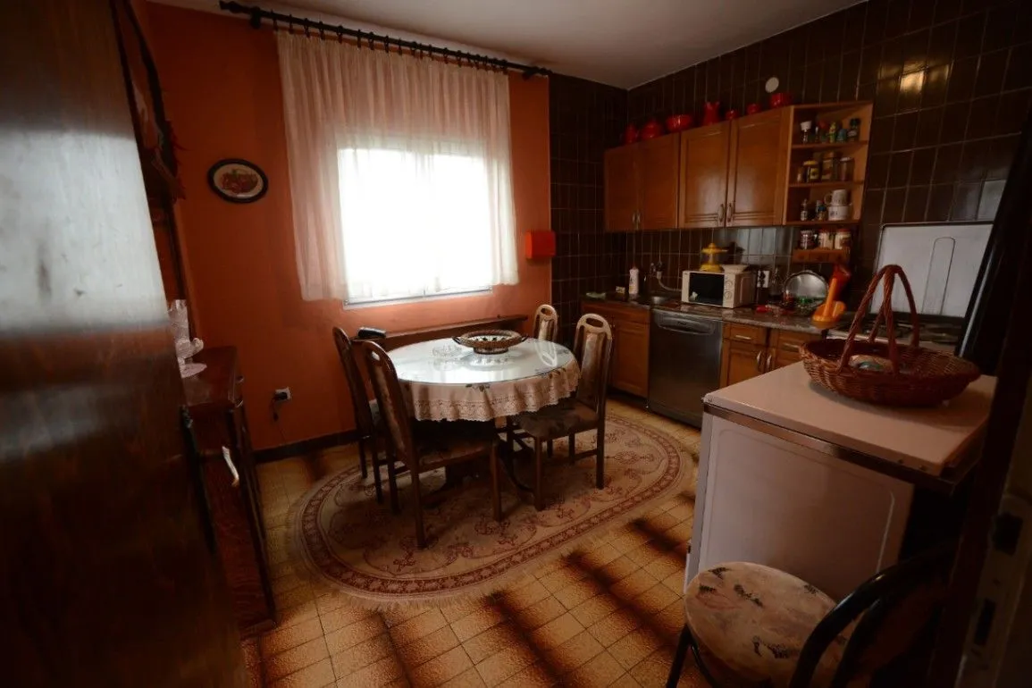Prodaja, kuća, 300m², Utjeha, Bar