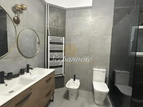 Prodaja, četvorosoban stan, 99m², Centar, Novi Sad - image 7