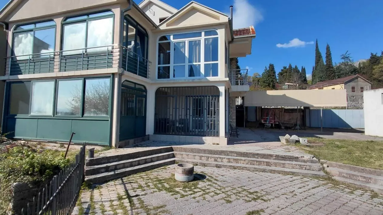 Sale, house, 200m², Doljani, Podgorica