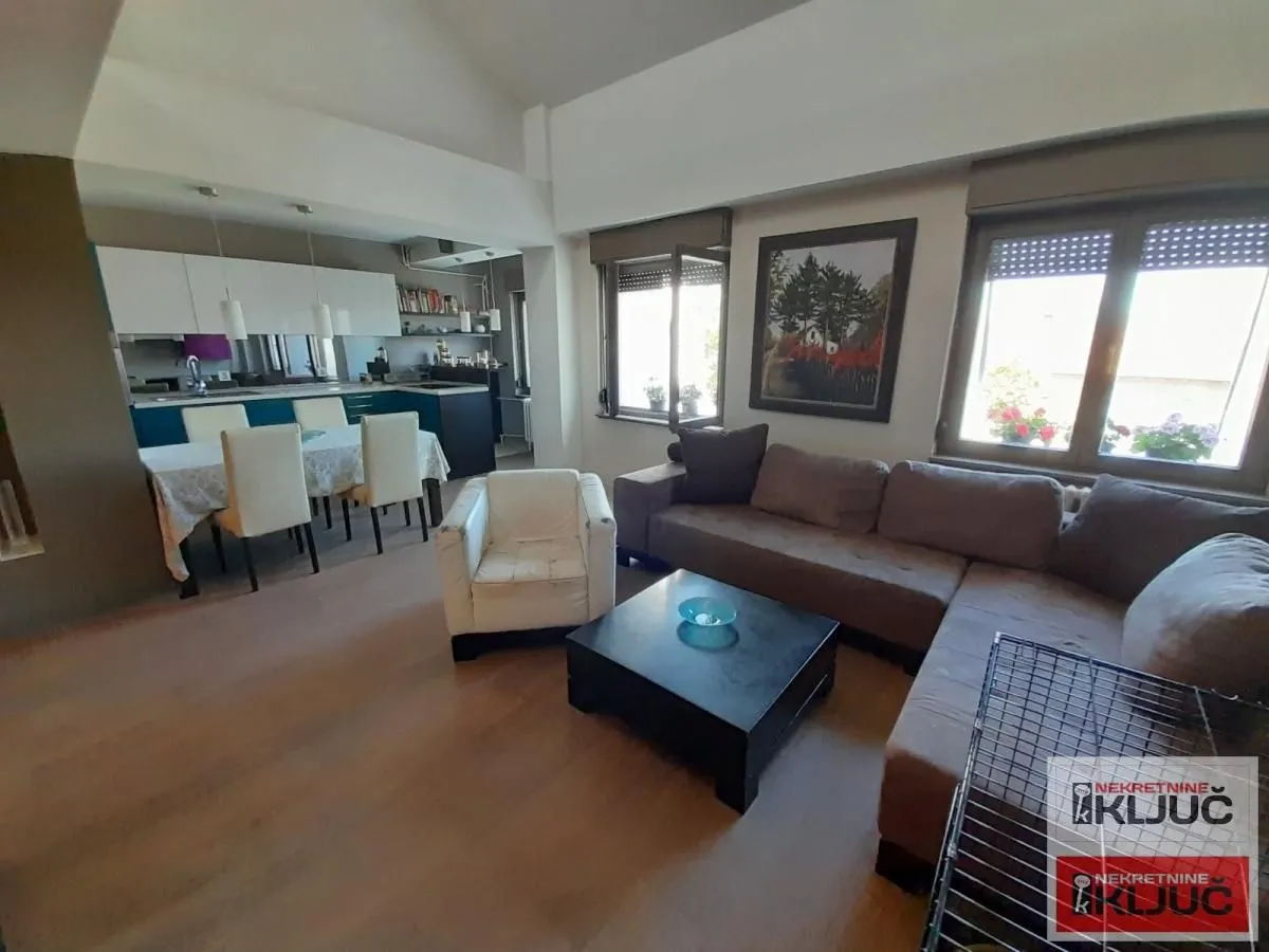 Prodaja, stan, 143m², Centar, Novi Sad