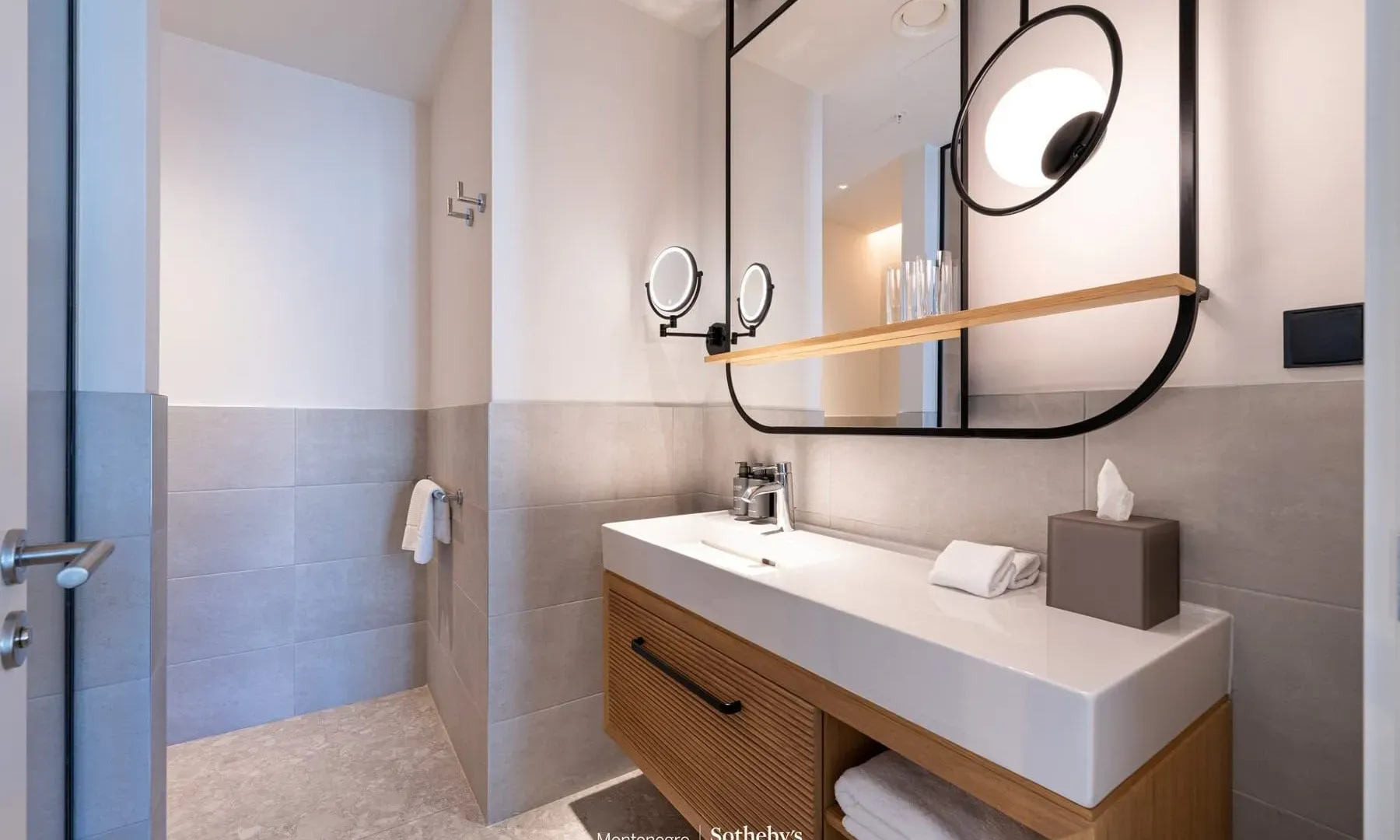 Prodaja, dvosoban stan, 90m², Porto Montenegro, Tivat