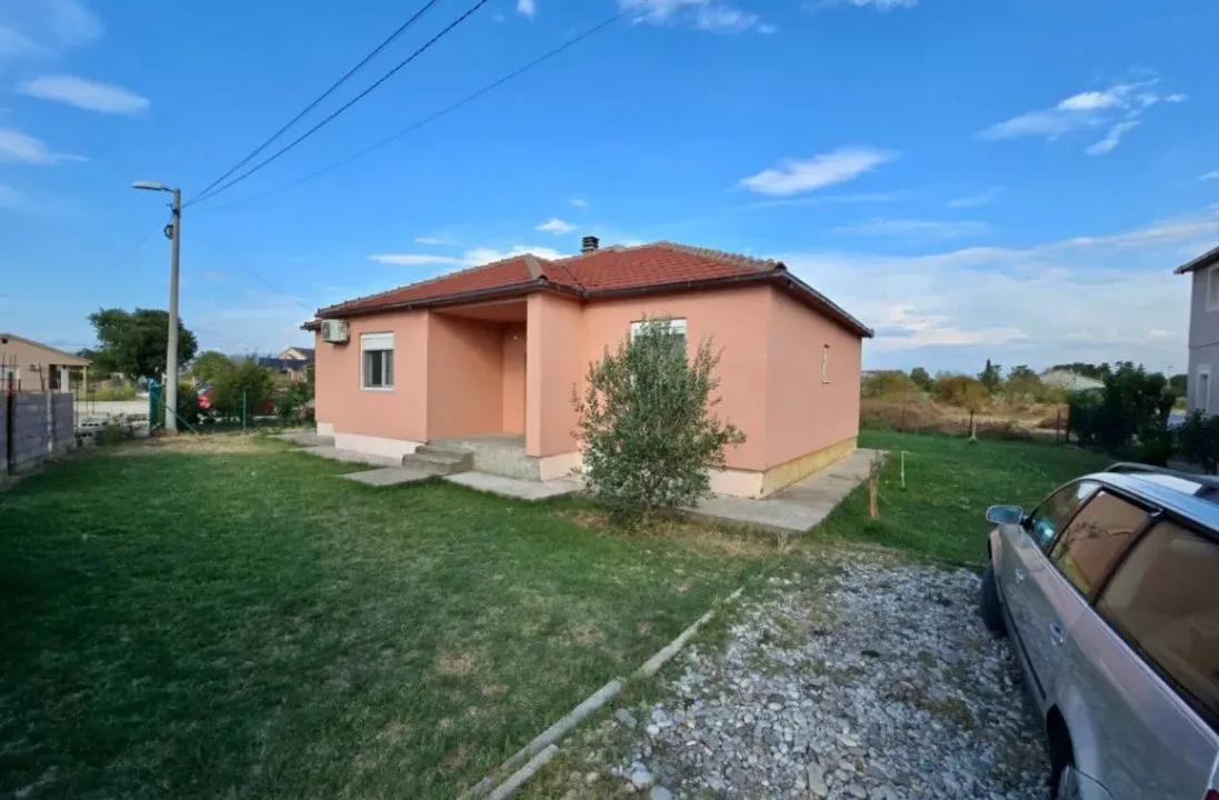 Izdavanje, kuća, 137m², Donji Kokoti, Podgorica