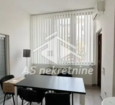 Izdavanje, poslovni prostor, 223m², Kalenić Pijaca, Vračar Sve Podlokacije - image 10