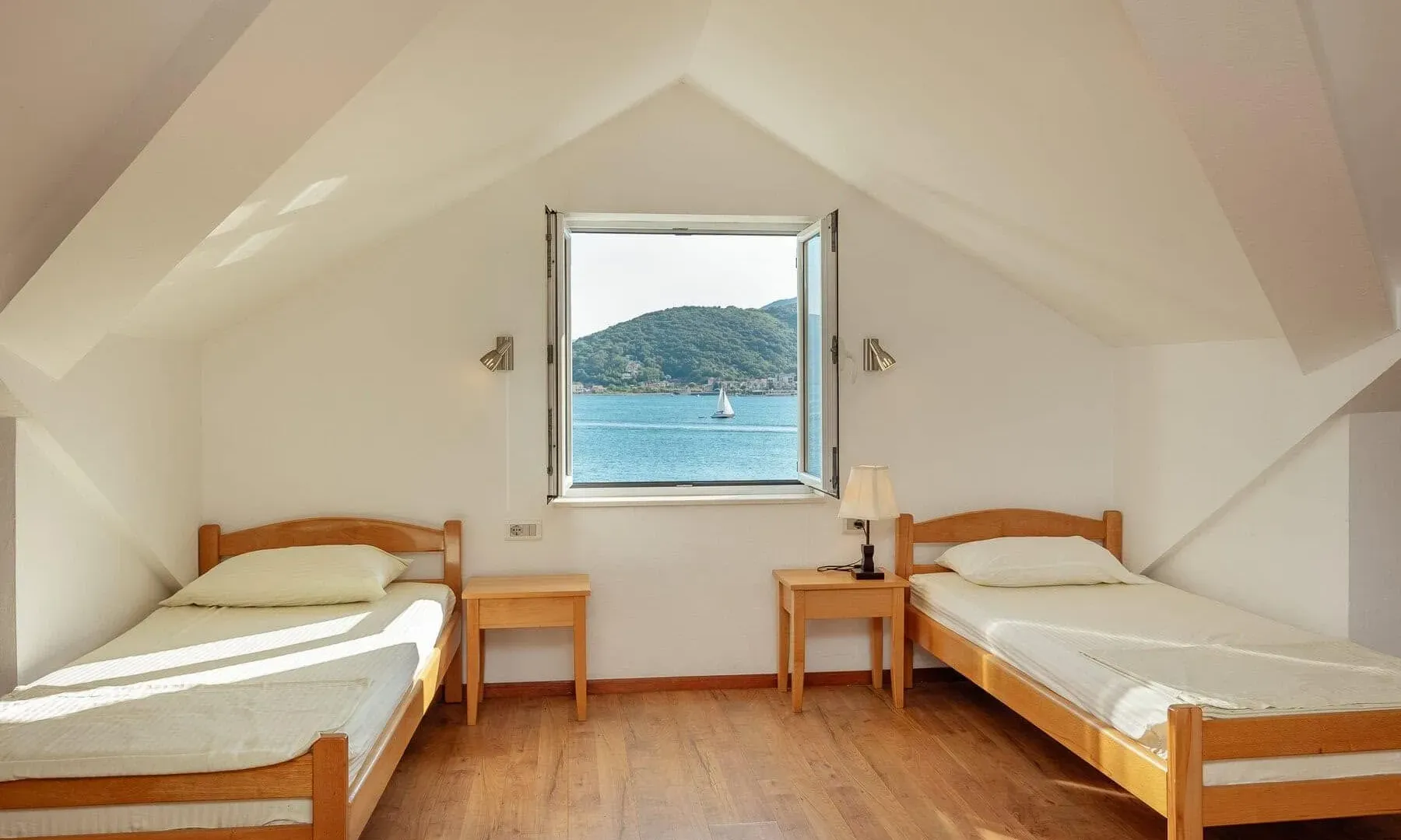 Prodaja, kuća, 291m², Lepetani, Tivat