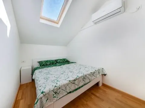 Izdavanje, jednosoban stan, 45m², Pobrežje, Podgorica - image 3