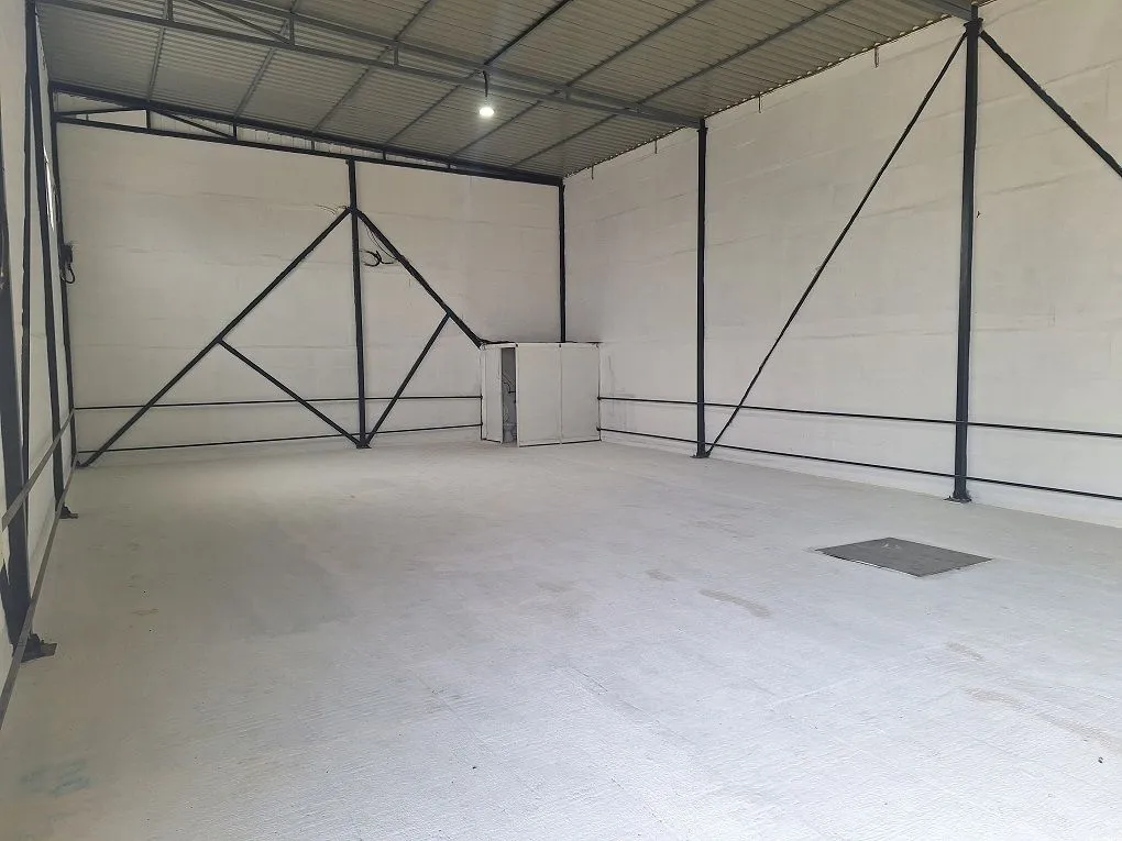 Rent, office space, 650m², Dobanovci, Surčin