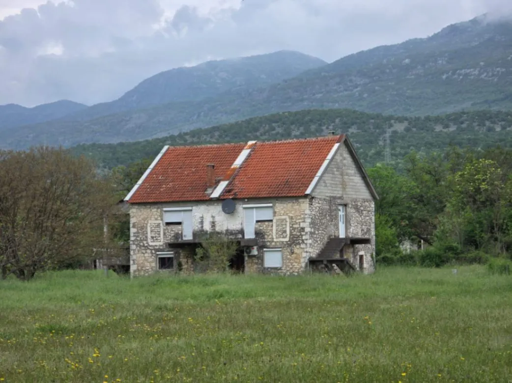 Prodaja, kuća, 220m², Danilovgrad, Crna Gora