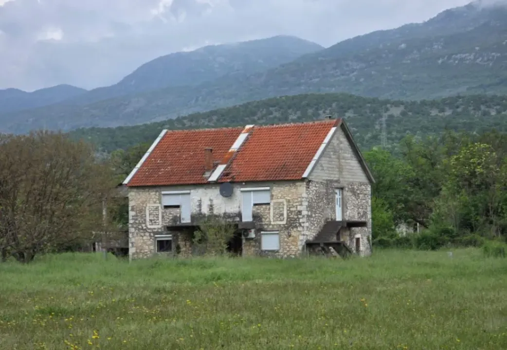 Sale, house, 220m², Danilovgrad, Crna Gora