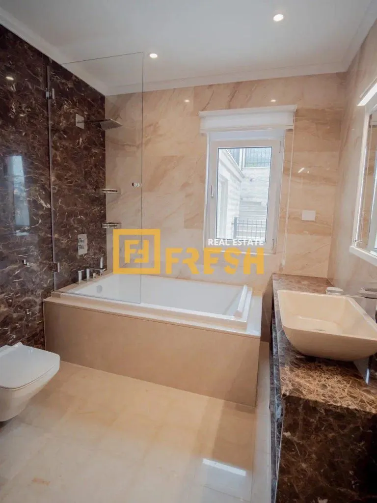 Prodaja, kuća, 750m², Tivat, Crna Gora