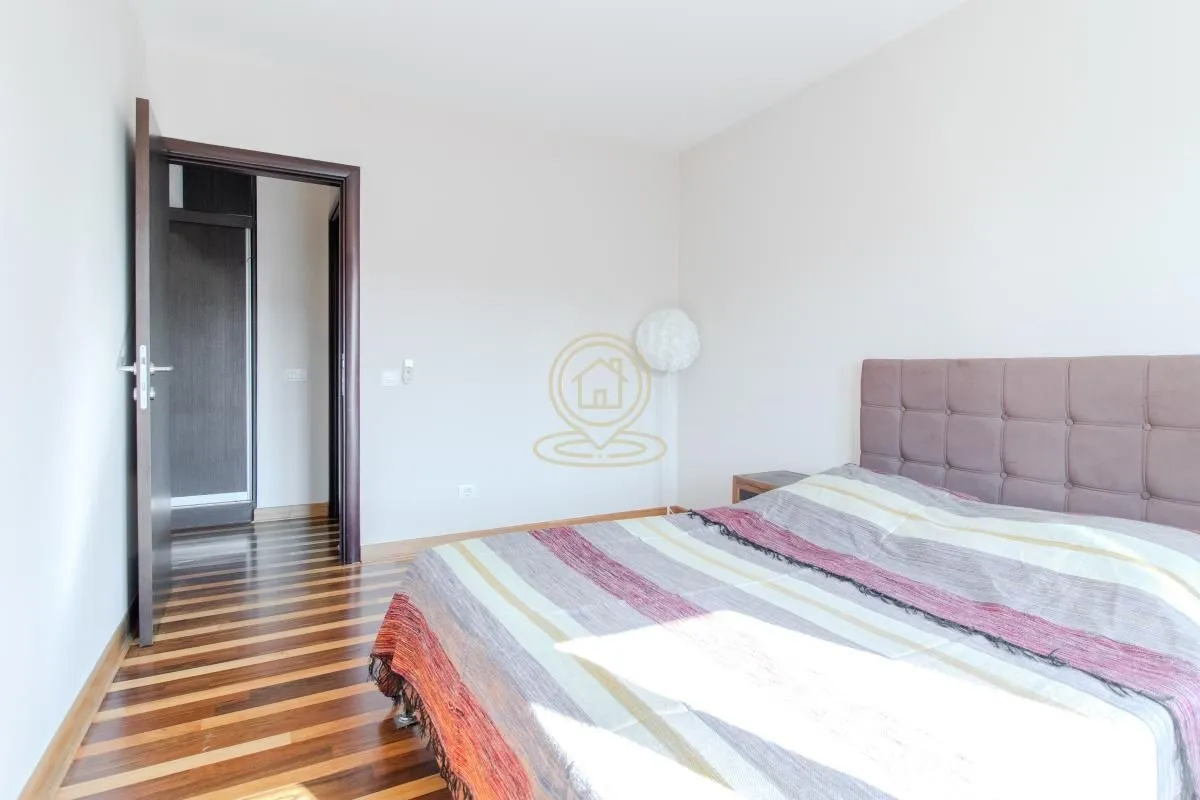 Izdavanje, dvosoban stan, 64m², Savski Venac, Beograd