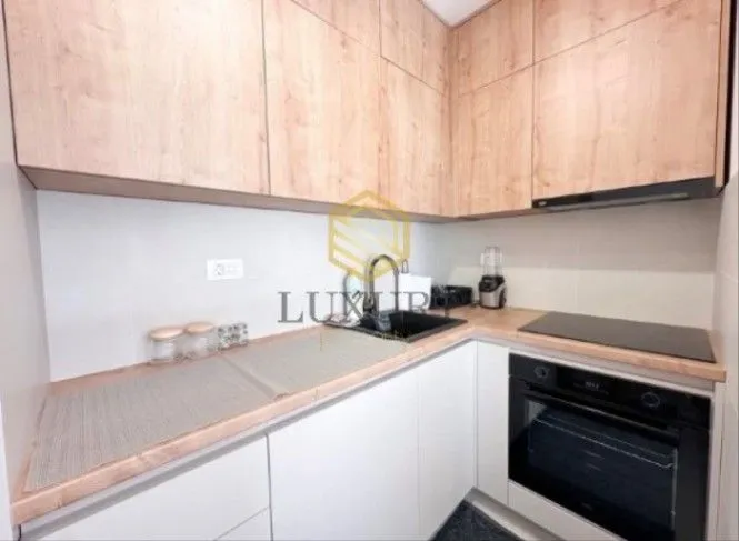Izdavanje, dvosoban stan, 60m², Pobrežje, Podgorica