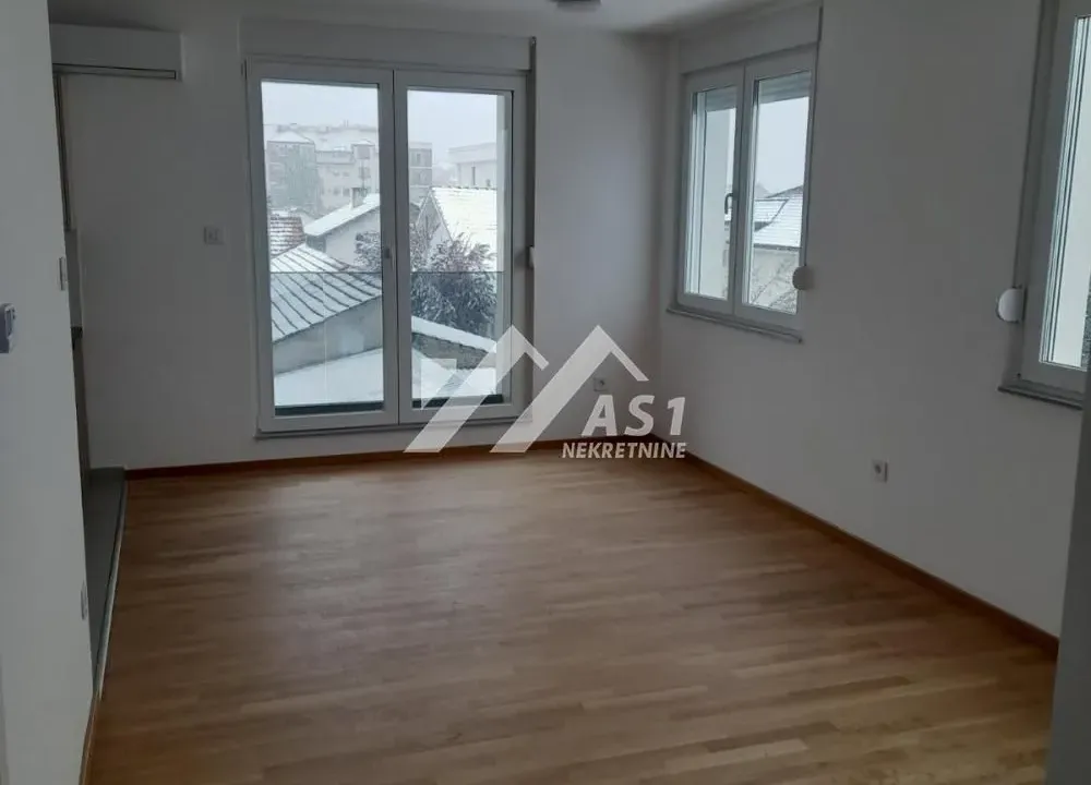 Izdavanje, dvosoban stan, 52m², Telep, Novi Sad Sve Podlokacije