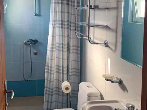 Izdavanje, kuća, 240m², Donja Gorica, Podgorica - image 8