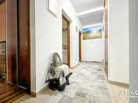 Prodaja, kuća, 200m², Donja Gorica, Podgorica - image 10