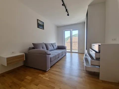 Rent, two bedroom apartment, 70m², Budva, Crna Gora - image 5