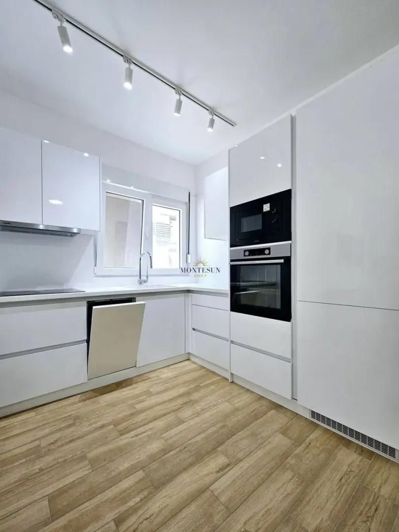 Rent, one bedroom apartment, 78m², Centar, Budva