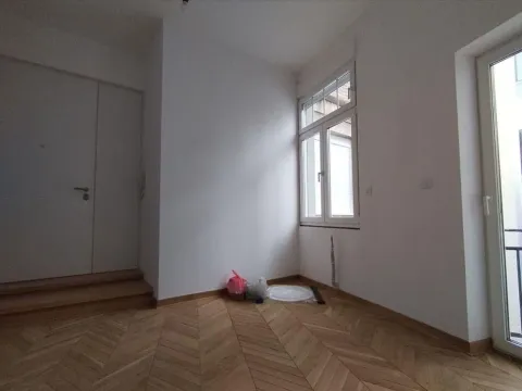 Izdavanje, četvorosoban stan, 115m², Savski Venac, Beograd - image 13