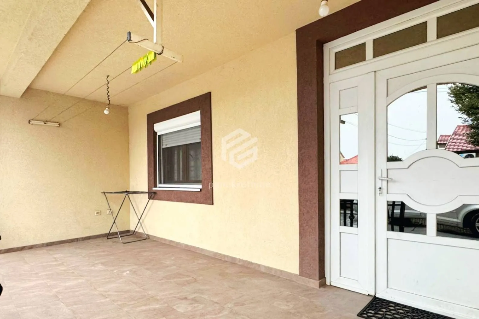 Izdavanje, trosoban stan, 110m², Masline, Podgorica