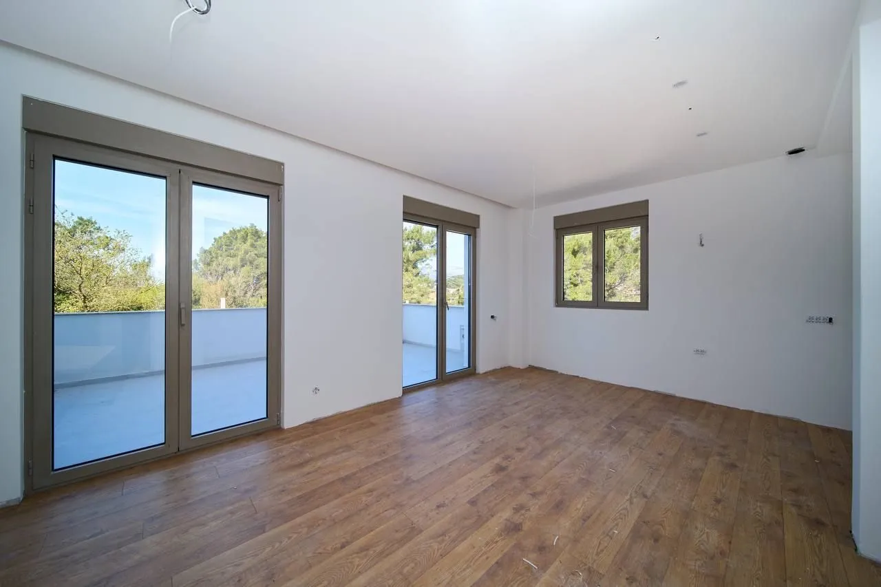 Prodaja, trosoban stan, 113m², Centar, Tivat