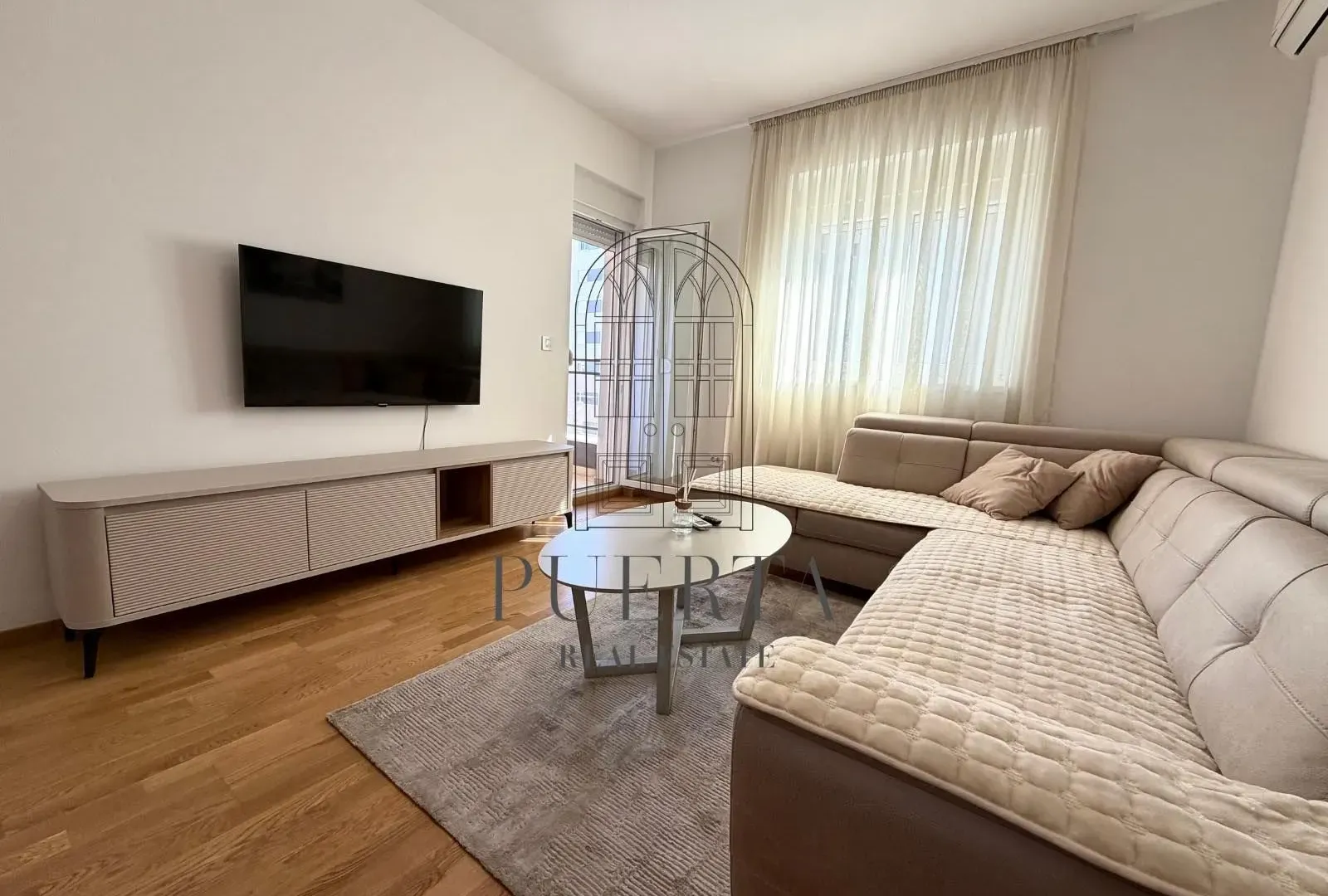 Izdavanje, jednosoban stan, 46m², Stari Aerodrom, Podgorica