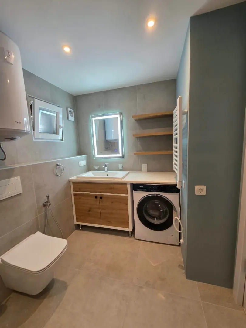 Prodaja, dvosoban stan, 93m², Centar, Budva