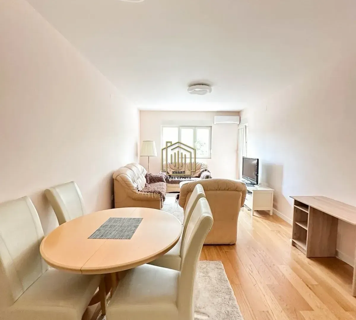 Izdavanje, jednosoban stan, 50m², Central Point, Podgorica
