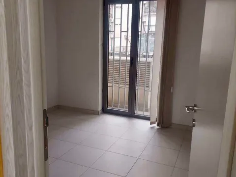 Rent, office space, 162m², 1 maj, Podgorica - image 9