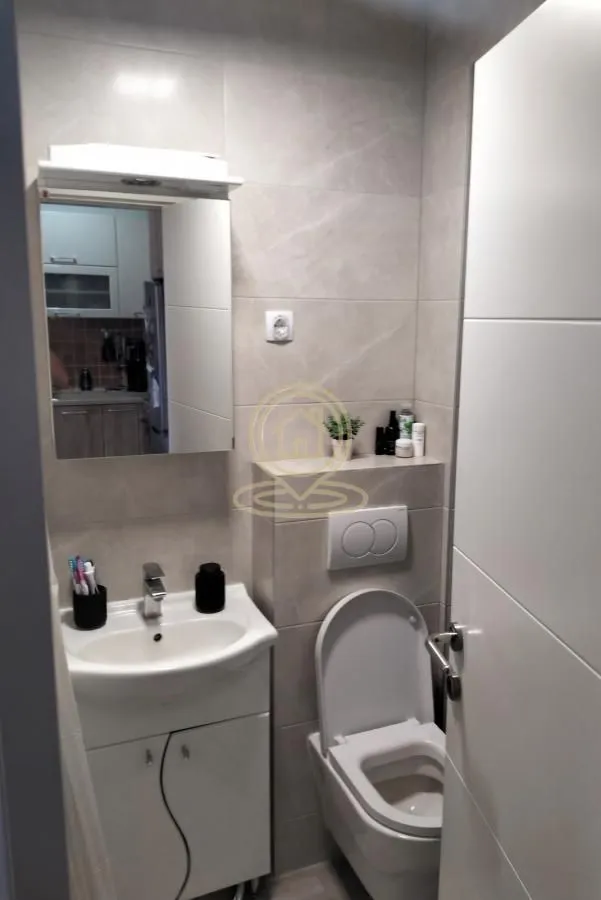 Prodaja, dvosoban stan, 41m², Adamovićevo Naselje, Novi Sad Sve Podlokacije