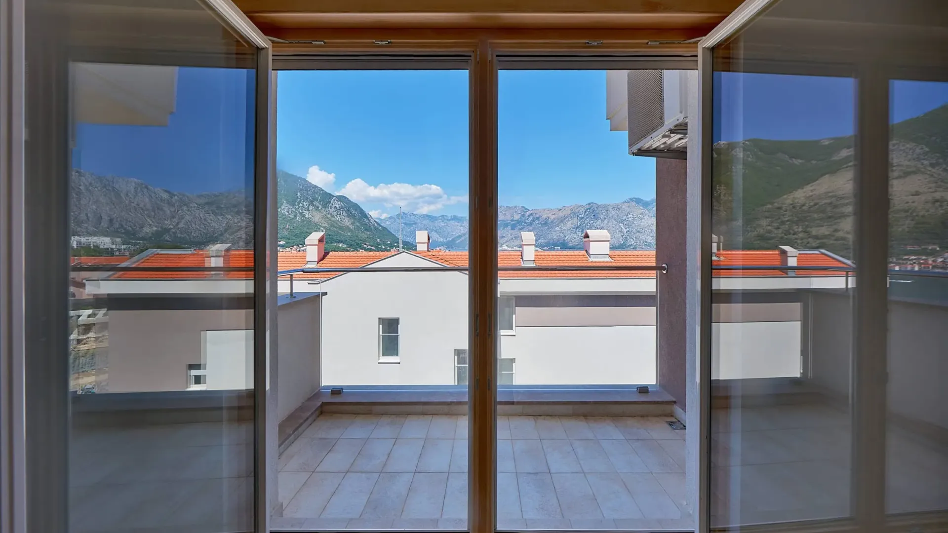 Sale, three bedroom apartment, 62m², Dobrota, Kotor