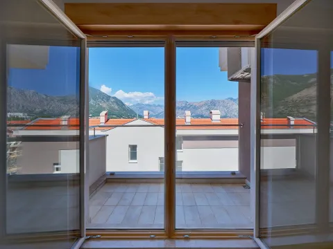Sale, three bedroom apartment, 62m², Dobrota, Kotor - image 16
