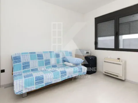 Prodaja, kuća, 250m², Tološi, Podgorica - image 25