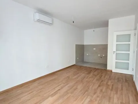 Prodaja, jednosoban stan, 45m², Ljubović, Podgorica - image 8