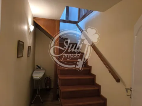 Prodaja, trosoban stan, 239m², Centar, Stara Pazova - image 13