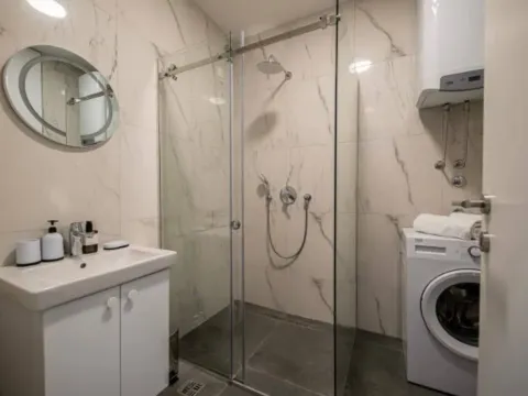Izdavanje, garsonjera, 36m², Centar, Bar - image 10